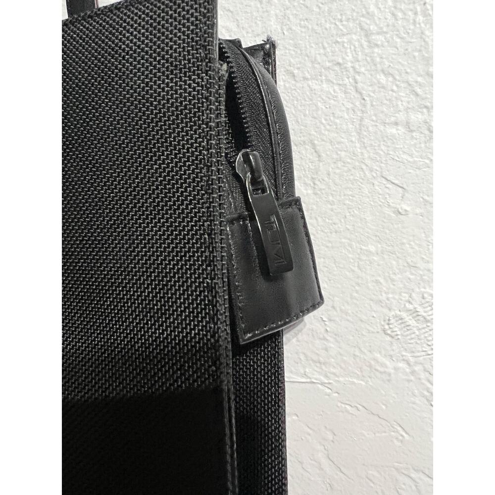 Tumi Bag Purse Nylon Ballistic Tote Leather Work Black Shoulder Classic Travel - Picture 3 of 7